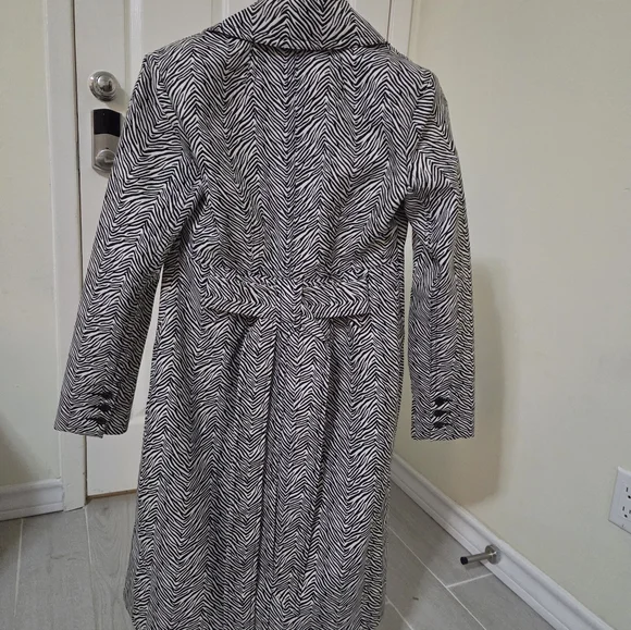 CAbi Black and White Zebra Pattern Jacket - Picture 3 of 3